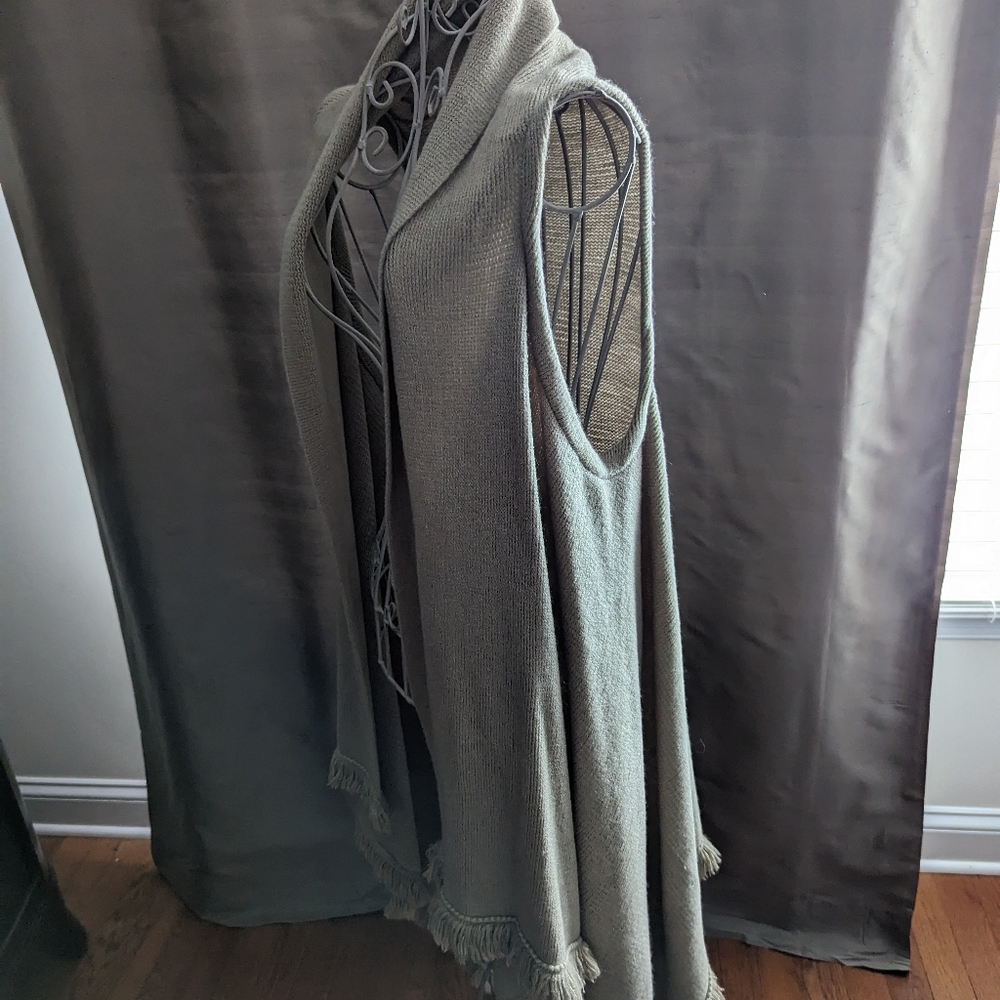 Knit Vest - Picture 2 of 5